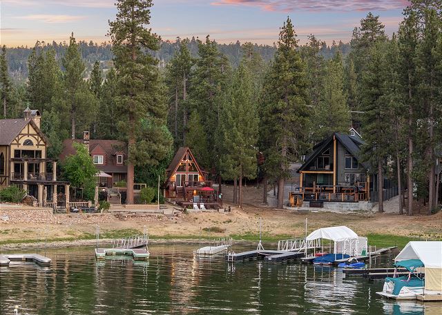 Lakefront Bear Cove - On the Lake