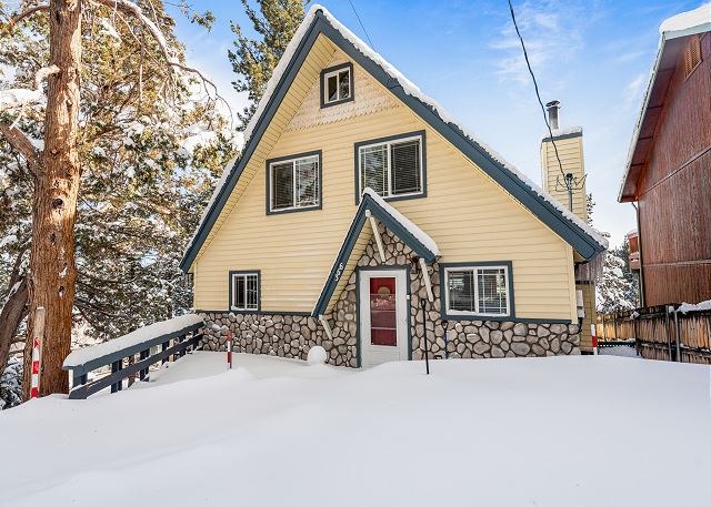 PETER PAN'S CABIN - Close to Lake and Slopes