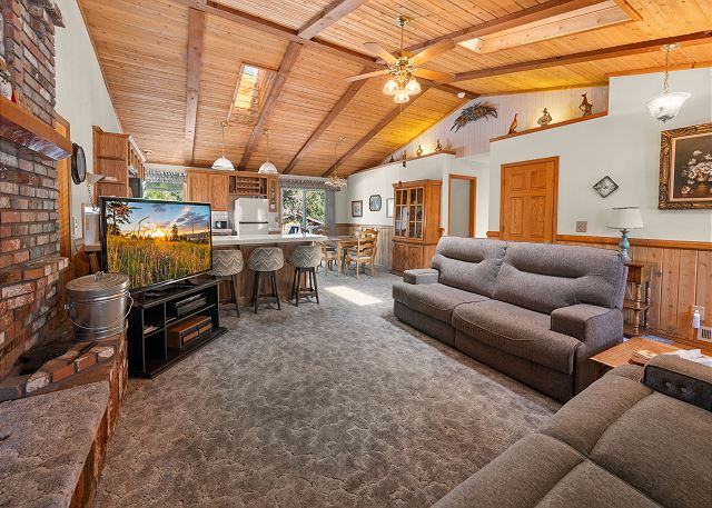 Peaceful Pines Cabin - Close to Lake, Slopes, and Village 6