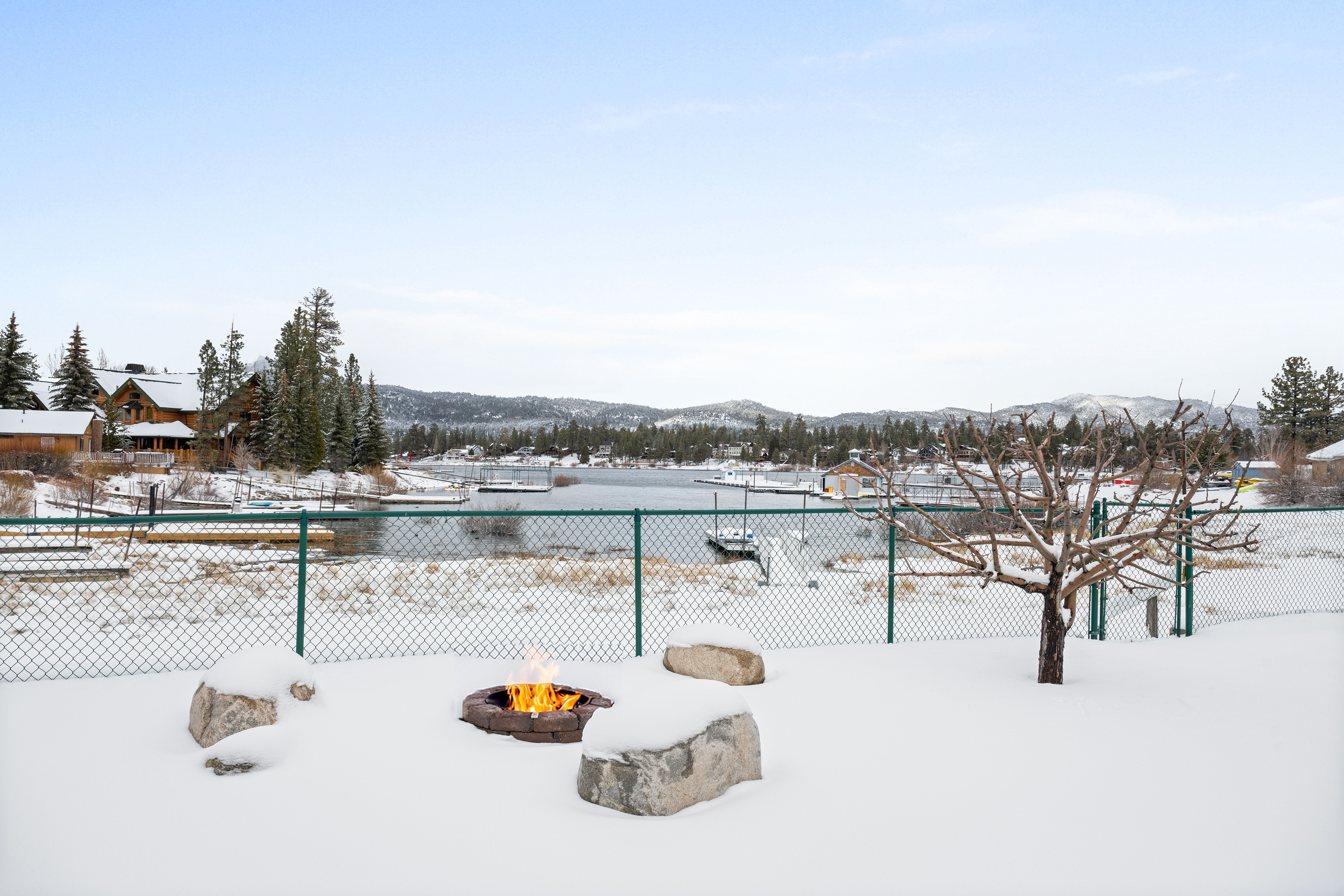 Lakefront - Eden on the Lake