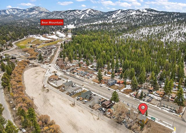 The Sky Chalet - Walk to Slopes, Close to Lake