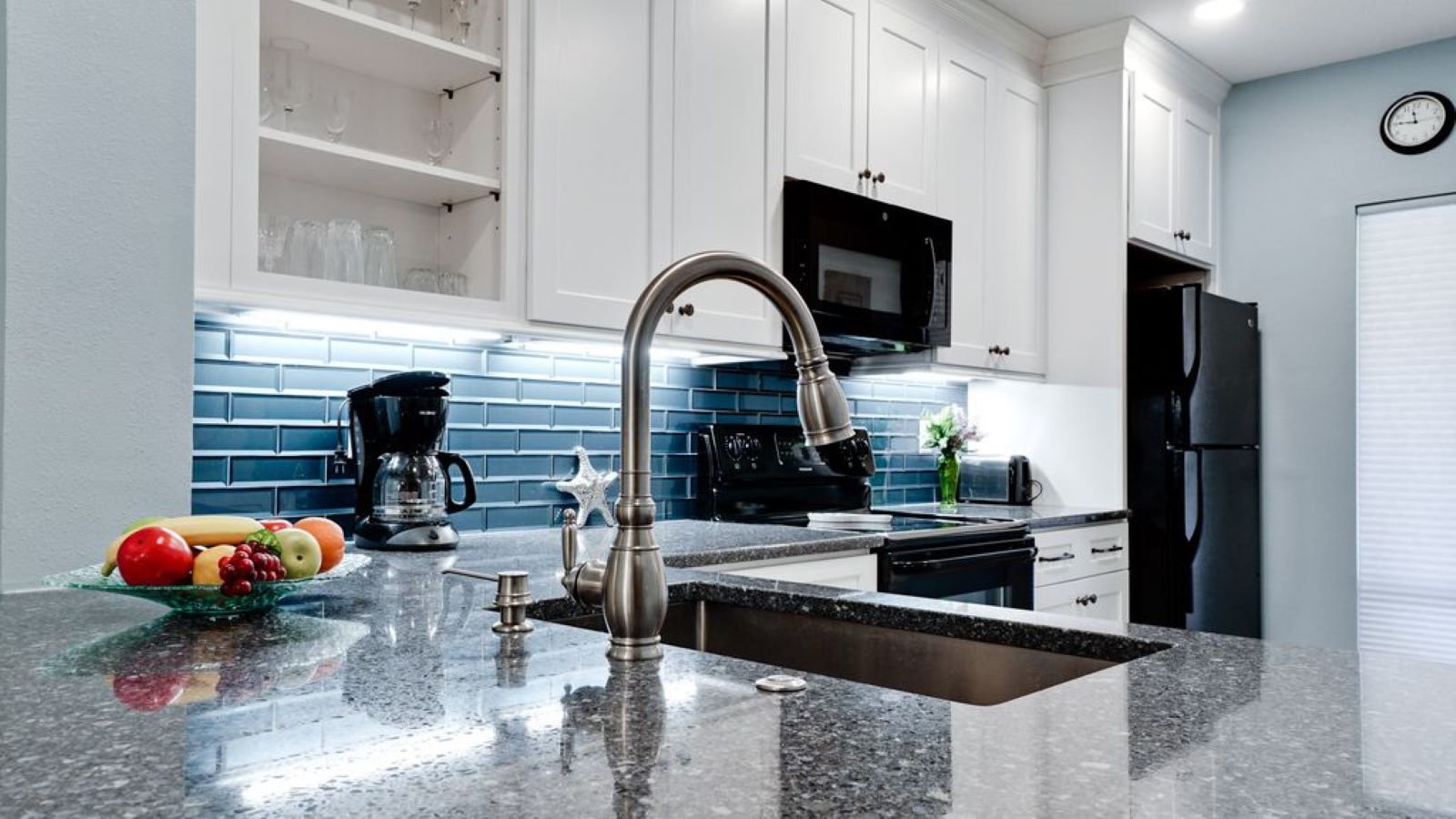 Shell Game | Photo 8