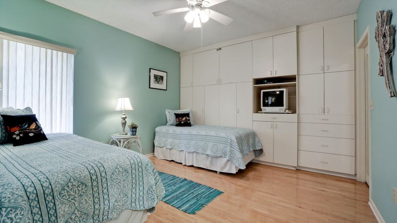 Shell Game | Photo 22