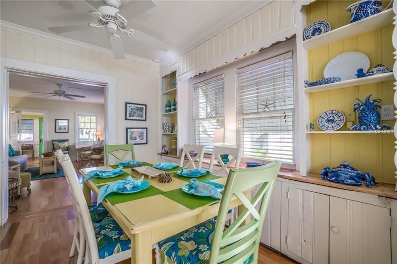 Dining Area into the Living Room