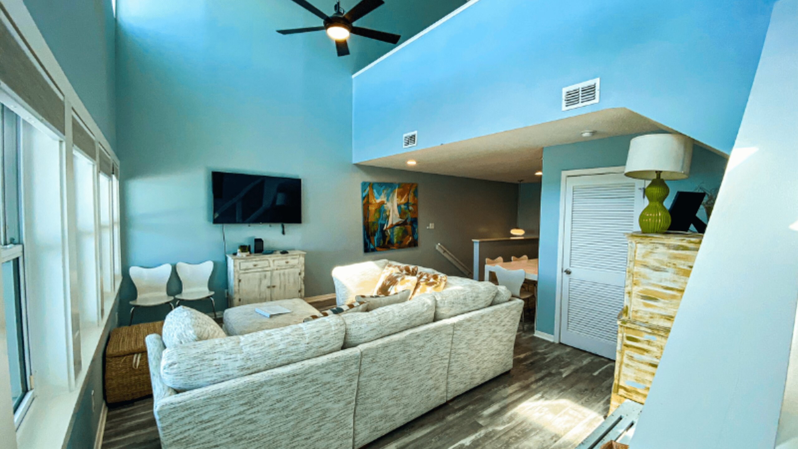 Seawinds 6 Sits on the Beach! | Photo 4