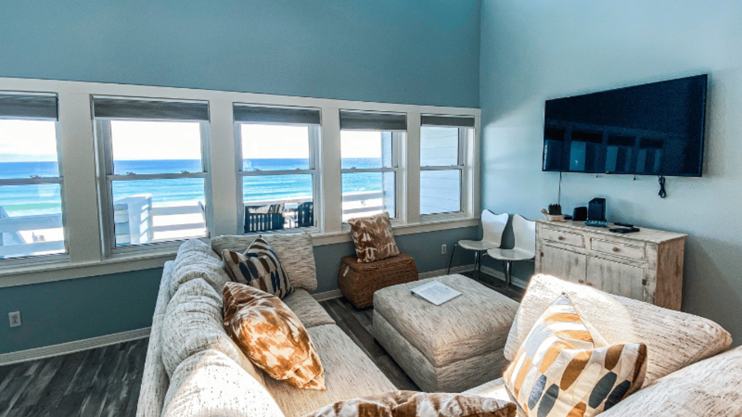 Seawinds 6 Sits on the Beach! | Photo 2