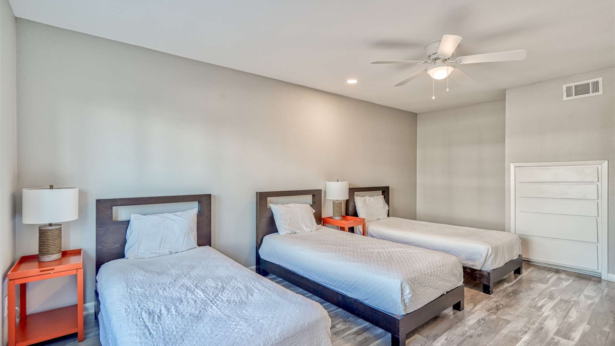 Seawinds 6 Sits on the Beach! | Photo 19