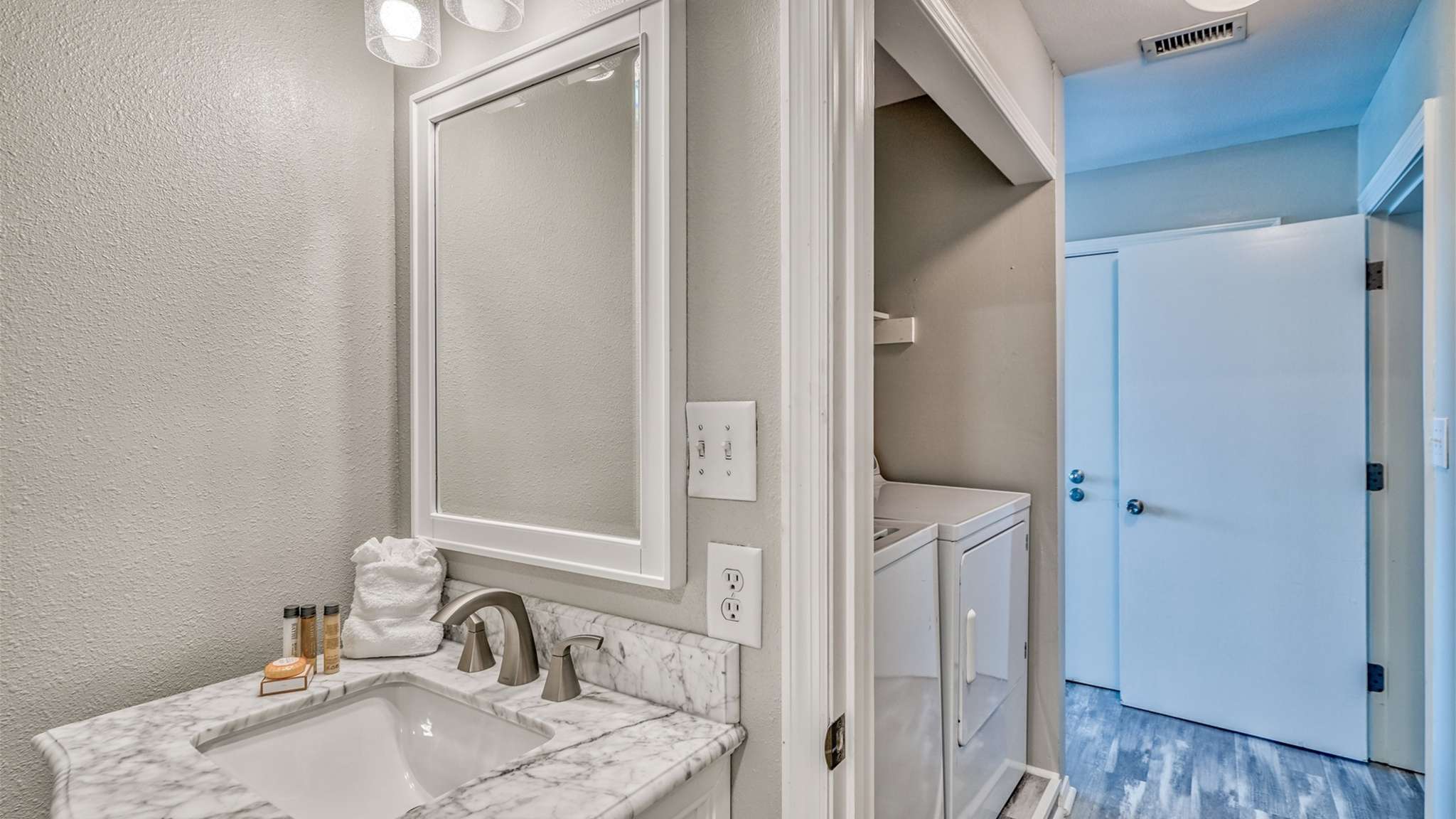 Seawinds 6 Sits on the Beach! | Photo 20