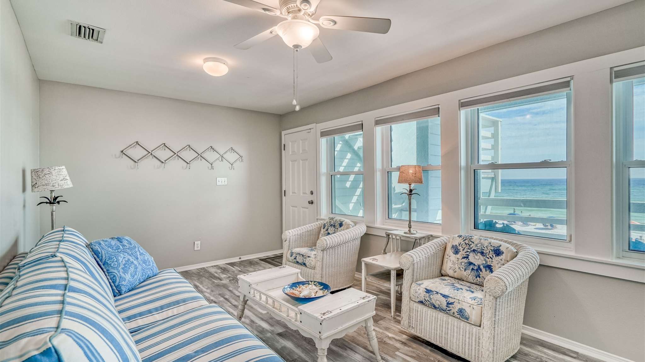 Seawinds 6 Sits on the Beach! | Photo 15