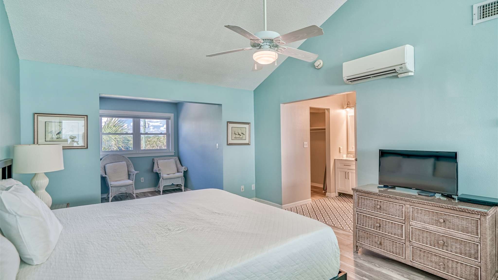 Seawinds 6 Sits on the Beach! | Photo 11