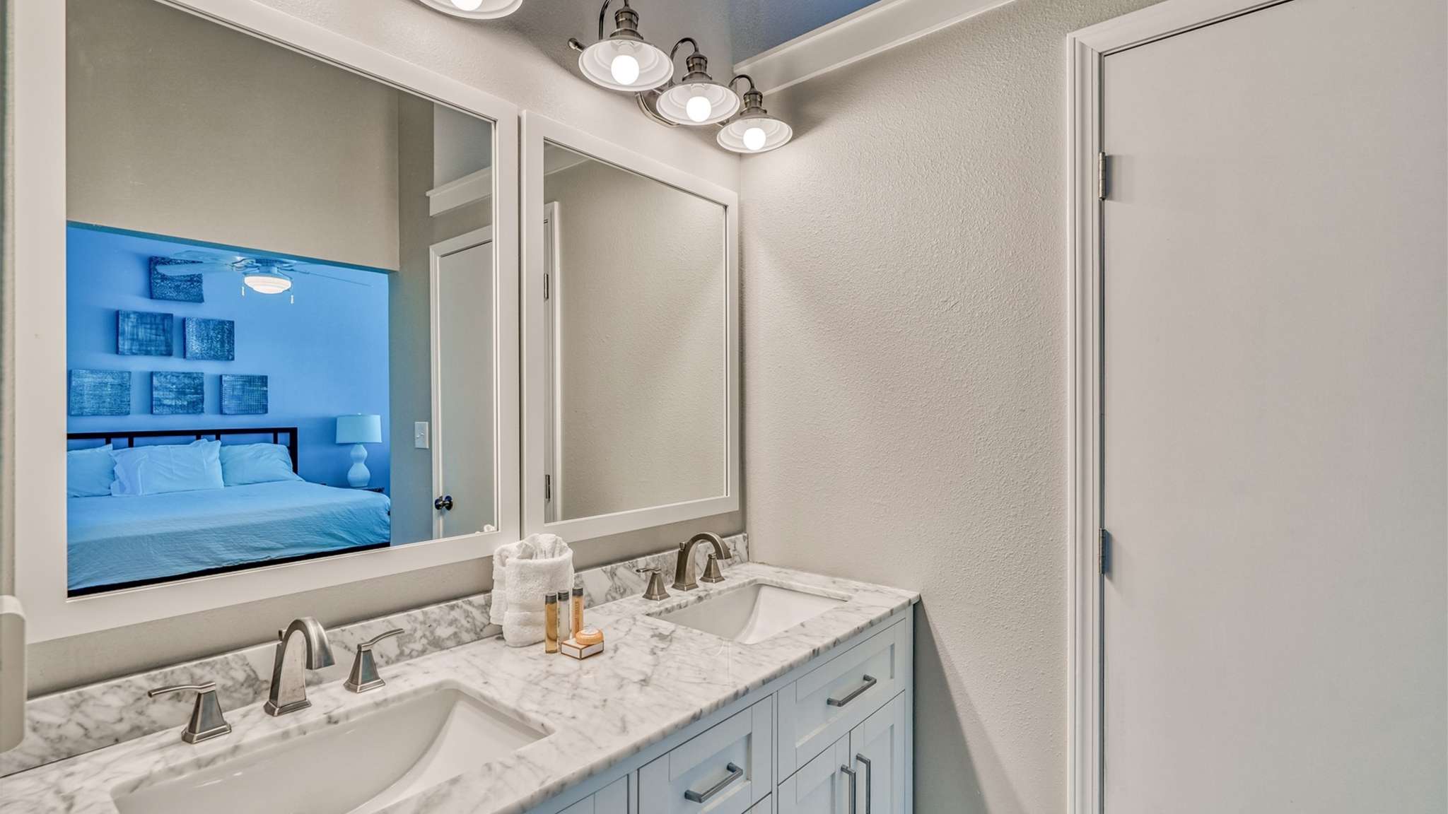 Seawinds 6 Sits on the Beach! | Photo 13