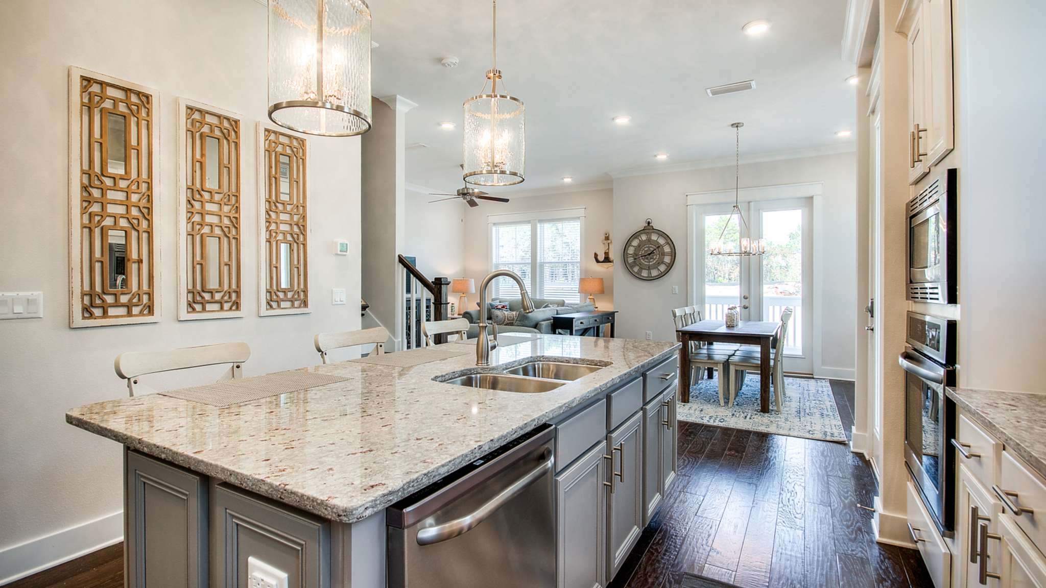 Prominence 14B | Photo 2