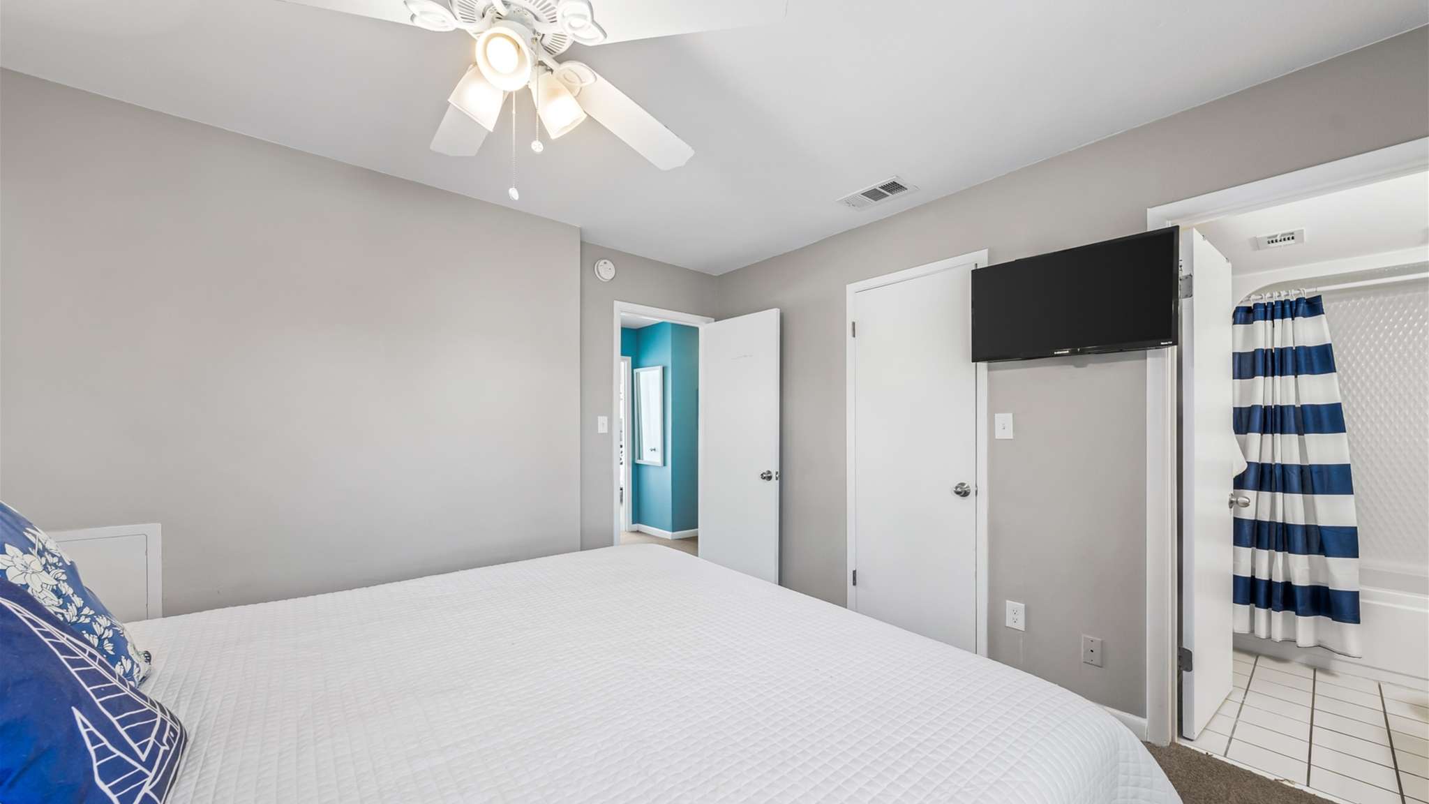 Shore Beats Work | Photo 18