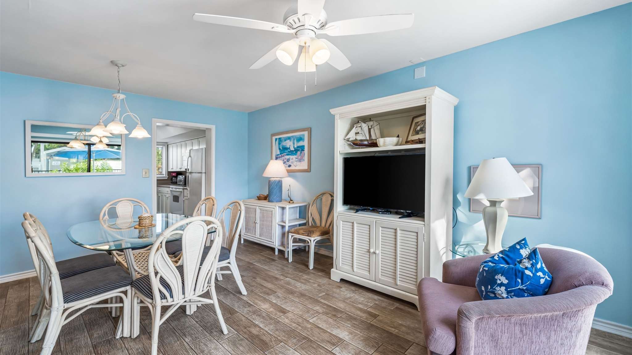 Shore Beats Work | Photo 5