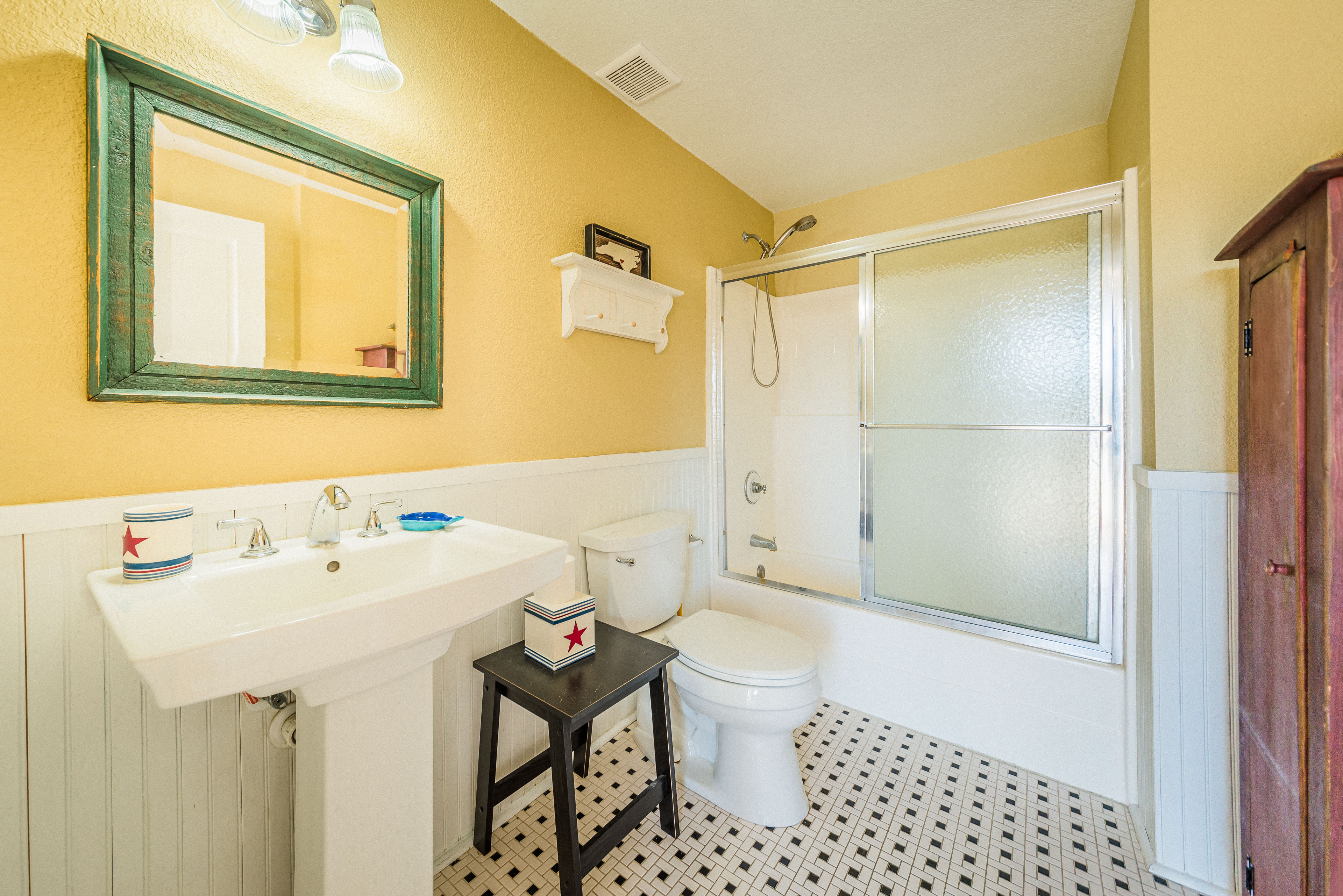 Sawyers Lodge Powells Point Rentals Outer Banks Rentals