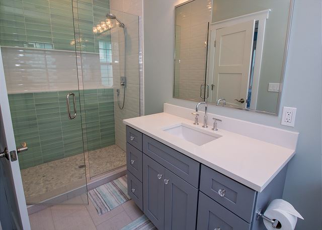 Attached 3/4 bath Attached 3/4 bath