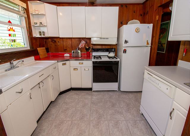 Full kitchen Full kitchen