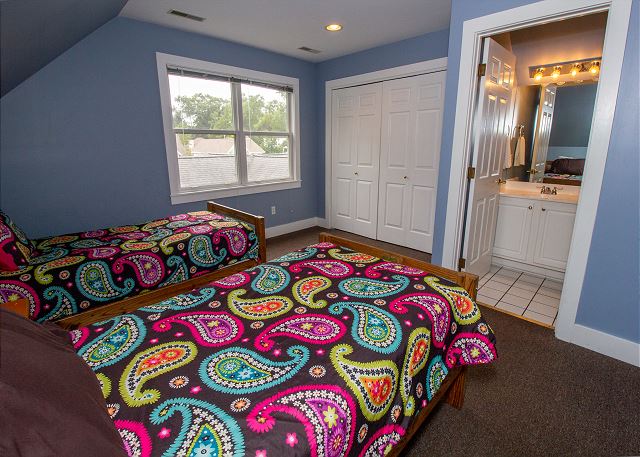 Third floor kids room sleeps 6 Third floor kids room sleeps 6