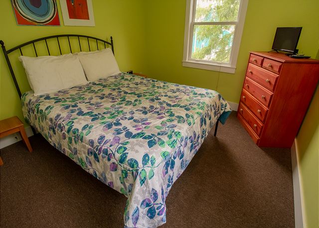 Second floor queen bedroom Second floor queen bedroom