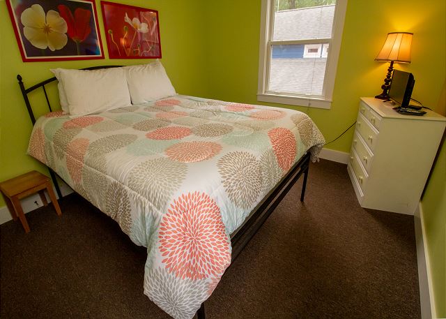 Second floor queen bedroom Second floor queen bedroom