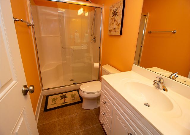 Ground level 3/4 bathroom Ground level 3/4 bathroom