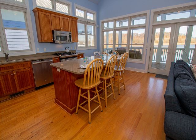 Main level full kitchen and dining area Main level full kitchen and dining area