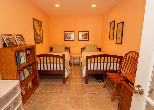 Ground level twin beds Ground level twin beds