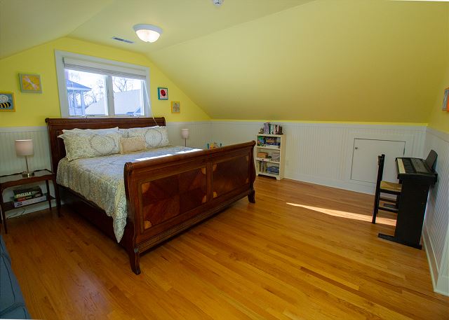 Second floor king bedroom Second floor king bedroom