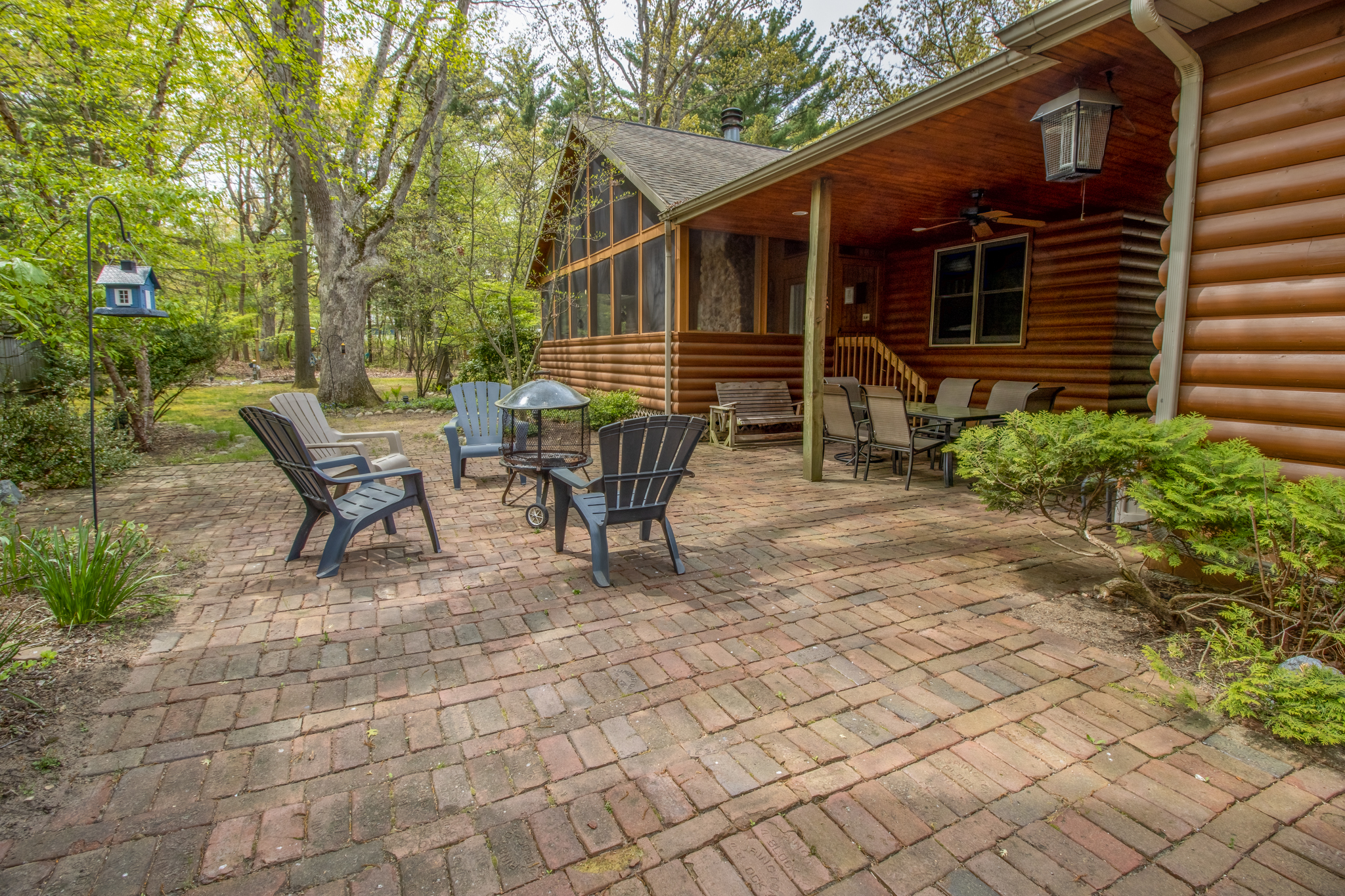 Lincoln Log Lodge