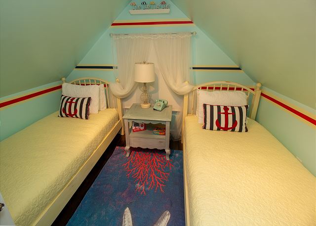 Second Floor Bedroom Two Twins Second Floor Bedroom Two Twins