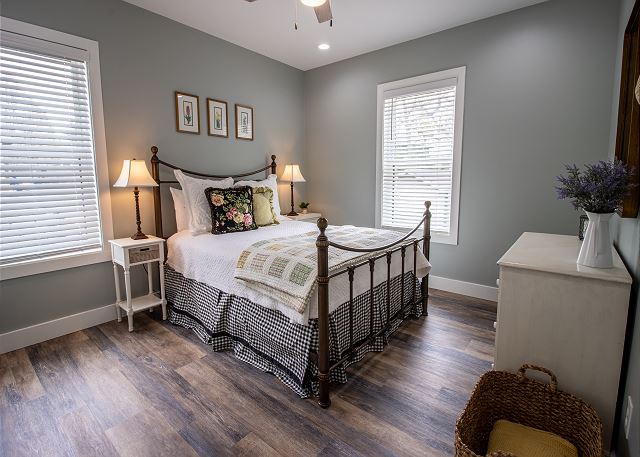 Main Level | Bedroom 2 | Queen Main Level | Bedroom 2 | Queen