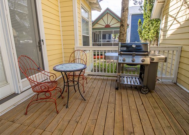 Back Deck | Seating | Grill 