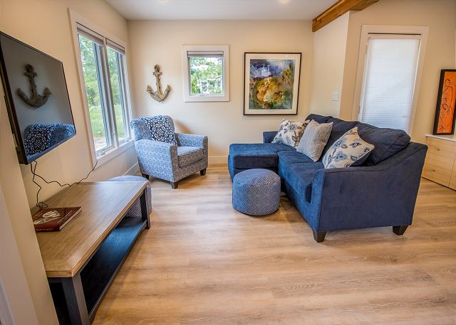 Ground Level | Entertainment Space and Mud Room