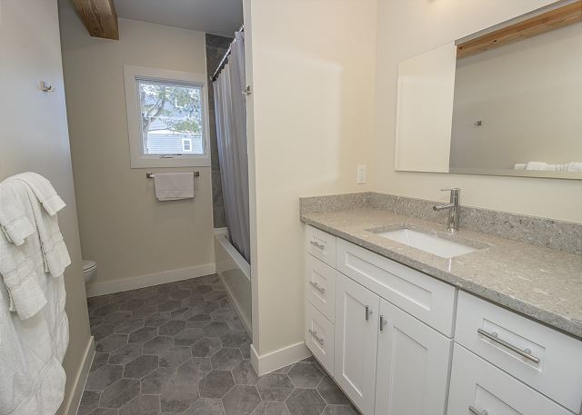 Ground Level | Bath 1 |Standalone Full Bath Ground Level | Bath 1 |Standalone Full Bath
