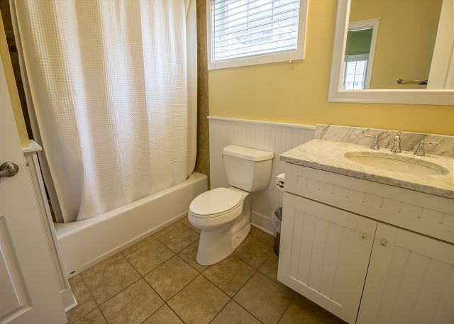 Guest House | Second Level | Jack and Jill Bathroom Guest House | Second Level | Jack and Jill Bathroom