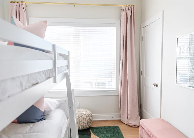 Bedroom 3: Full over Full Bunk Bed Bedroom 3: Full over Full Bunk Bed