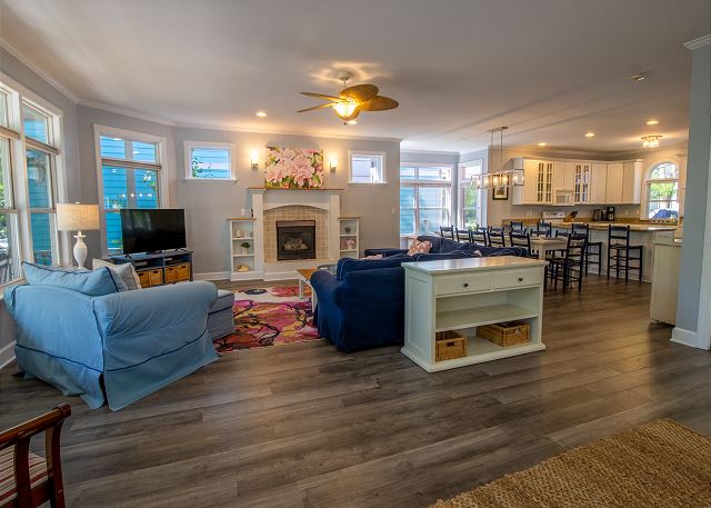 Main Level | Living Room | Dining Room Main Level | Living Room | Dining Room