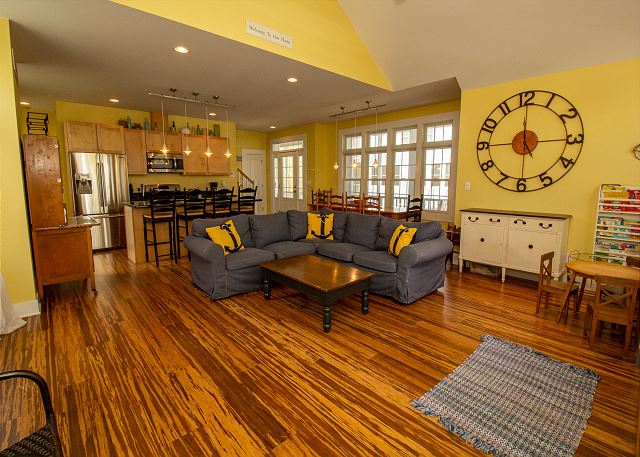 Main floor open Living room, Kitchen and Dining room Main floor open Living room, Kitchen and Dining room
