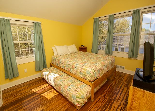 Third floor queen with queen trundle and powder room Third floor queen with queen trundle and powder room