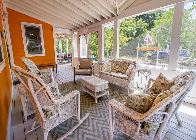 Outdoor Living | Screened Porch