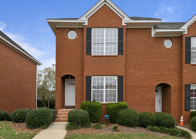 New Auburn Property! 3BR/2.5BA 3 Miles from Jordan-Hare!