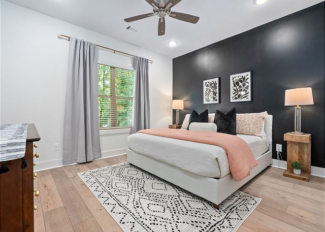 NEW! Rooted In Auburn - 2BR/2.5BA Townhome 1.5 miles from AU campus, pets ok!