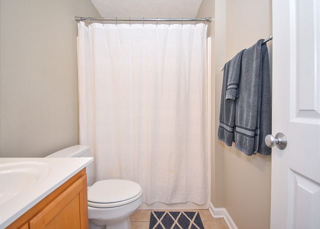 New! Park Place on the Plains 3BR/3BA condo 1/2 mile from Toomer's, sleeps 8!