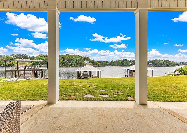 New! Lake It Easy at Lake Martin! 4BR/3.5BA with beach area, small pets ok!