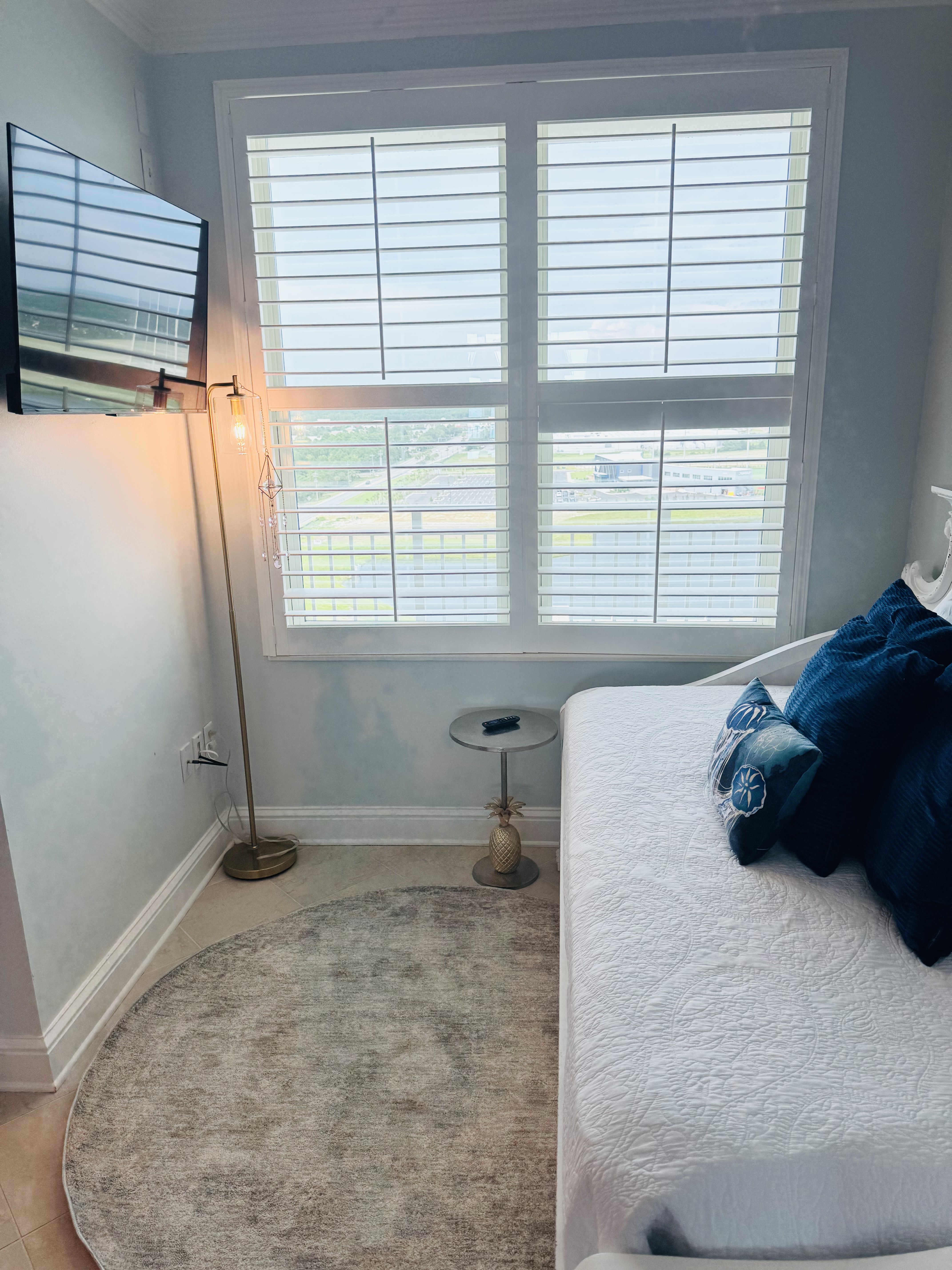 Bedroom 4 Twin Daybed with Trundle and Mounted TV