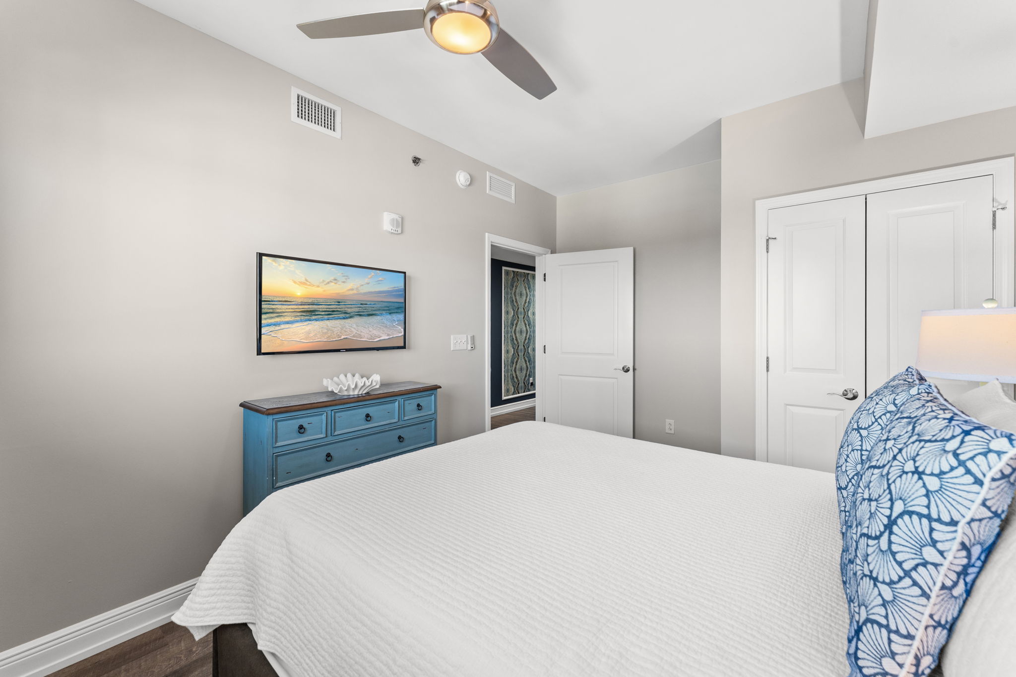 Sterling Breeze 1002 | Photo 25