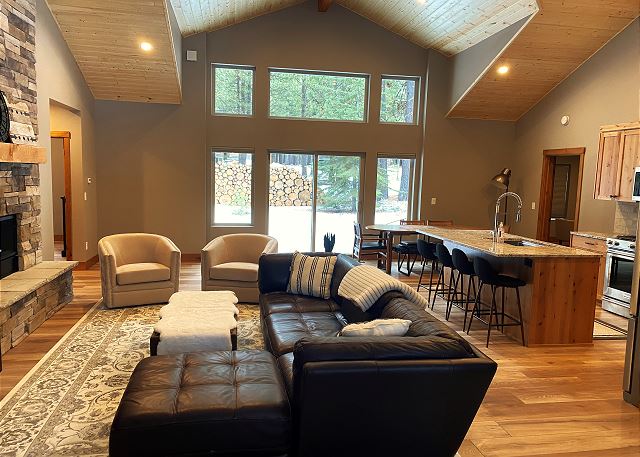 SH7 - Inviting & Open Ranch Style Home 4