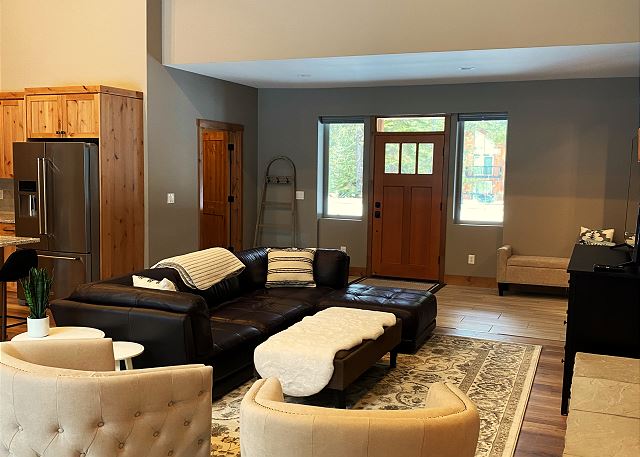 SH7 - Inviting & Open Ranch Style Home 6