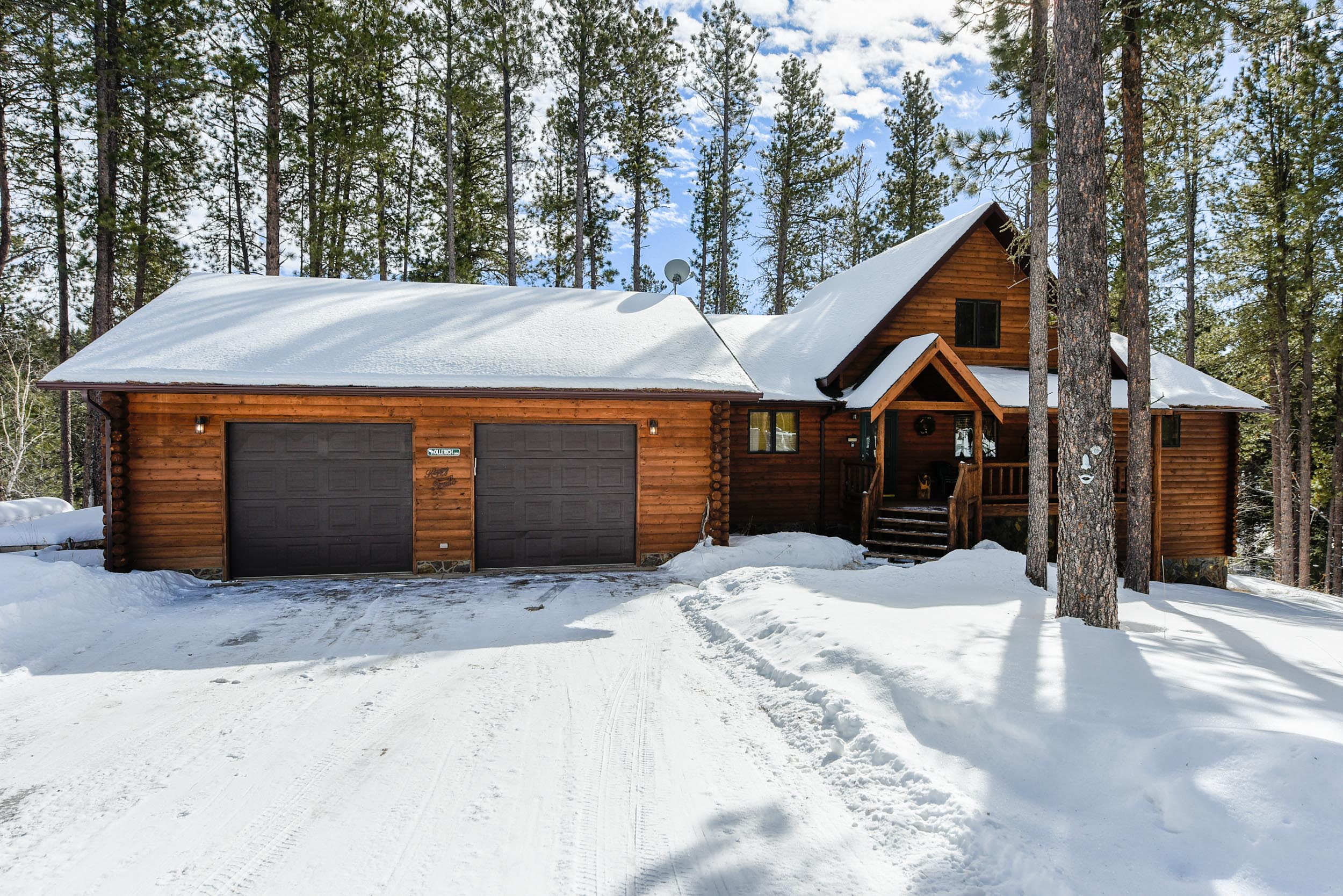 Moose Manor Black Hills Adventure Lodging