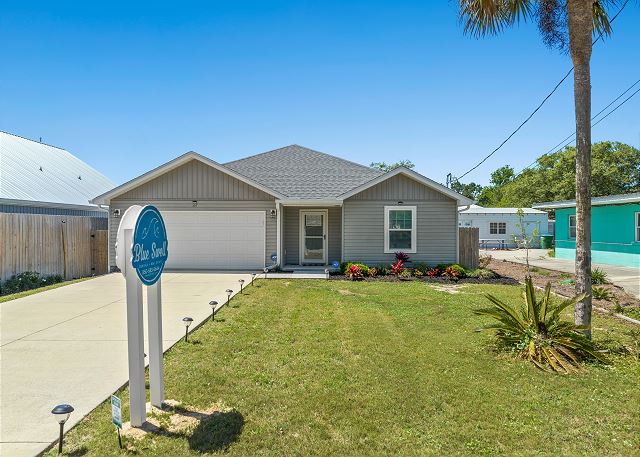 307 Oleander Dr | Swizzlin' By The Sea 6